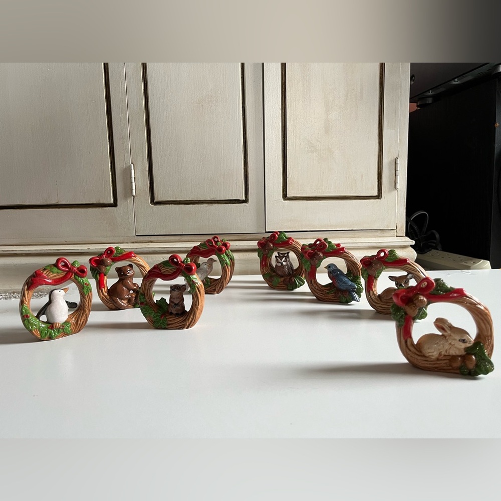 11 Vintage ceramic Christmas Wreaths w/red bows various animals holiday decor